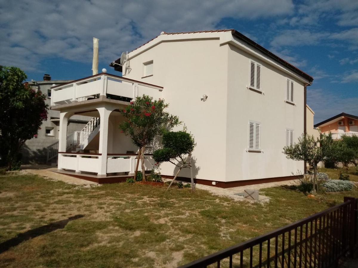 Apartmani Dokoza Vir Exterior photo
